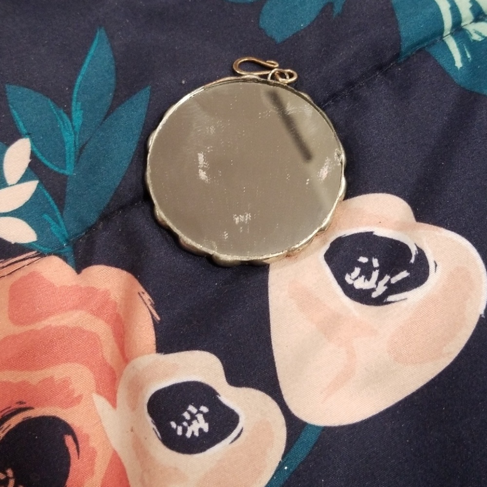 Pendant - Picture 2 of 2